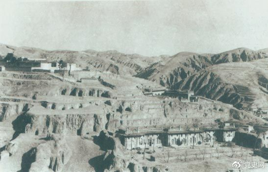 1947年12月25日至28日，中共中央在陜北米脂楊家溝召開(kāi)擴(kuò)大會(huì)議（十二月會(huì)議）。圖為會(huì)議會(huì)址。